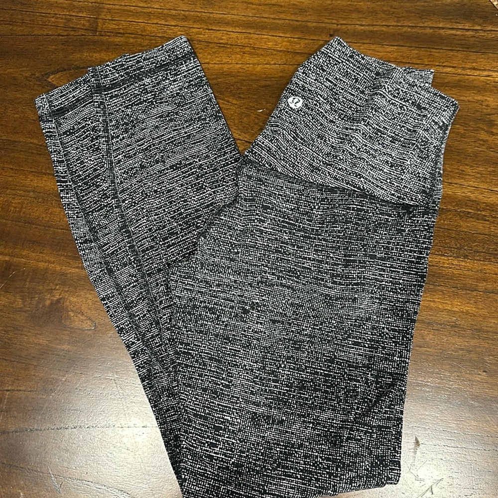 Align LULULEMON size 4 28”